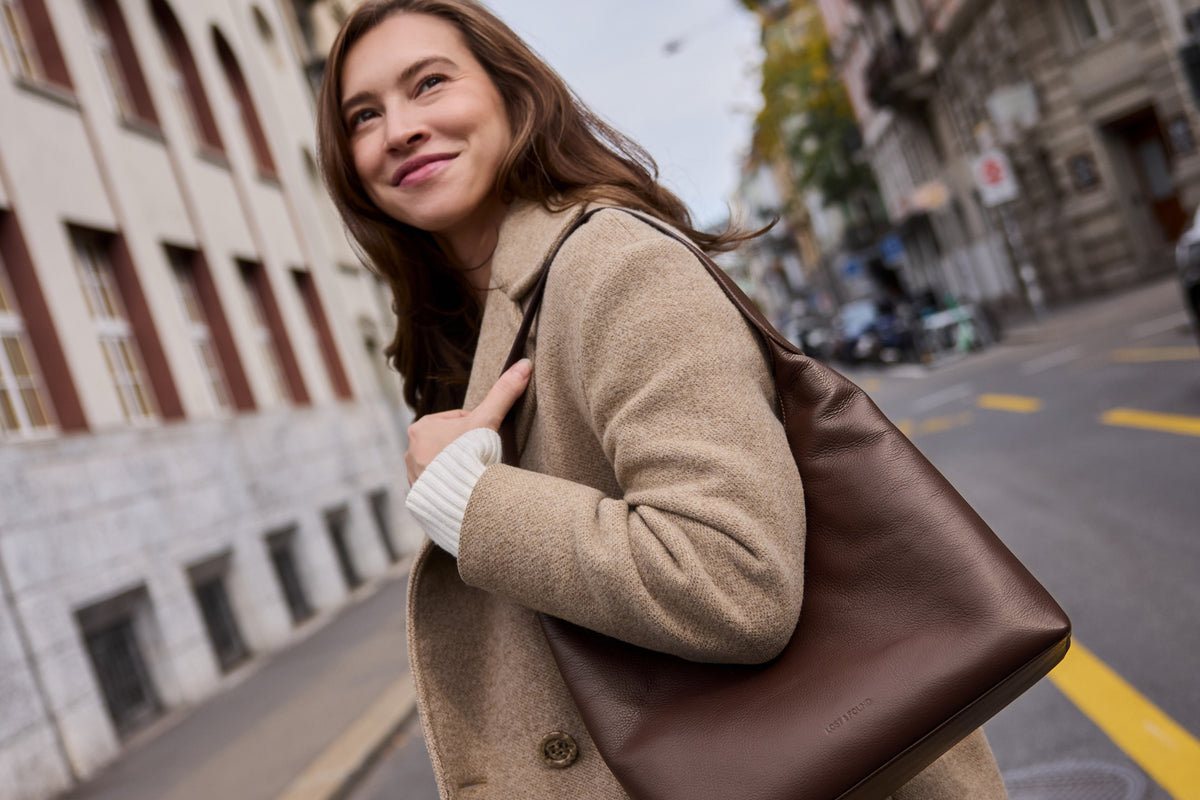 Hobo Schultertasche in Cacao Braun Streetstyle